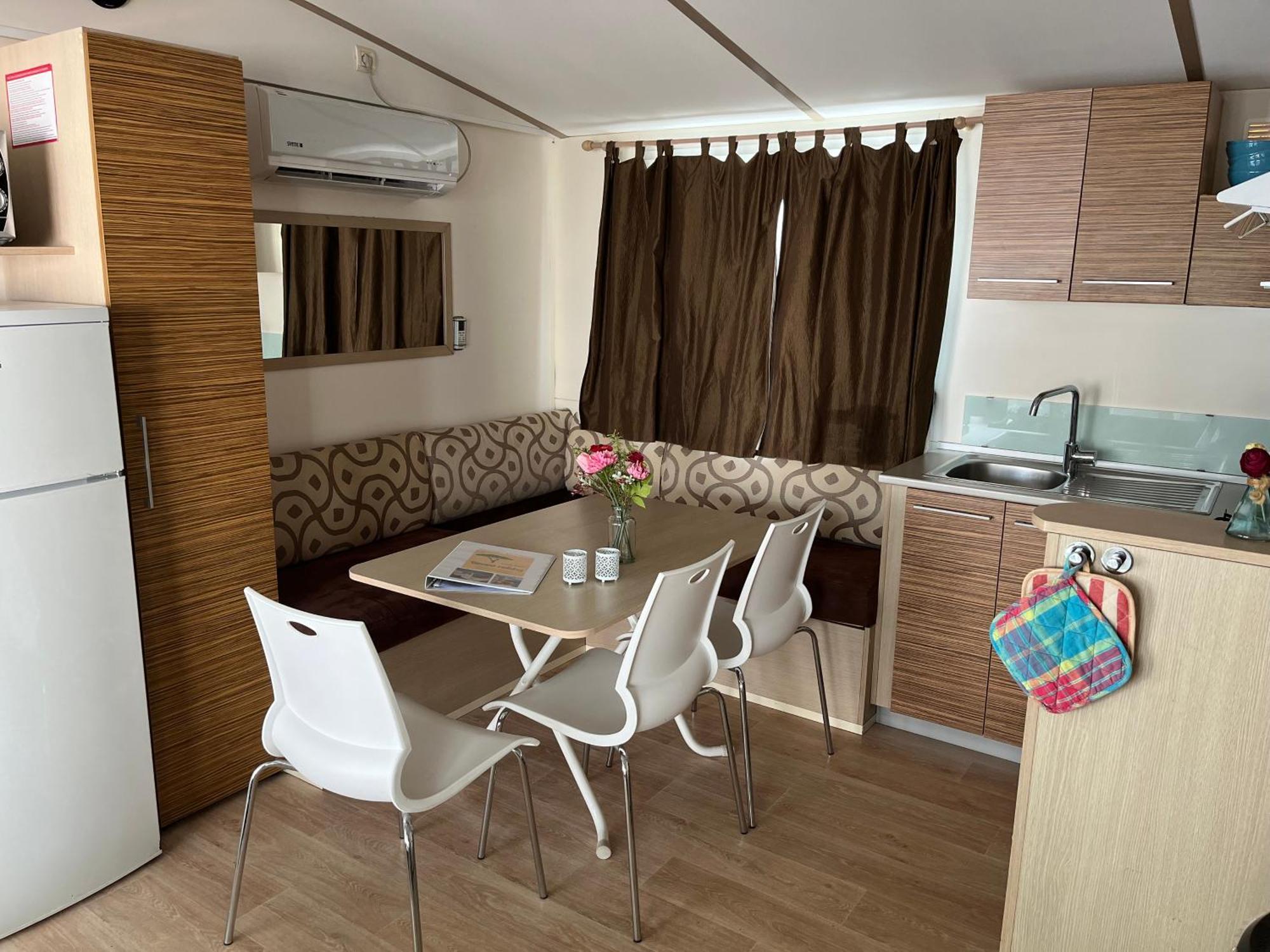 Chalet Camping River Italie Met 2 Slaapkamers Ameglia Bagian luar foto