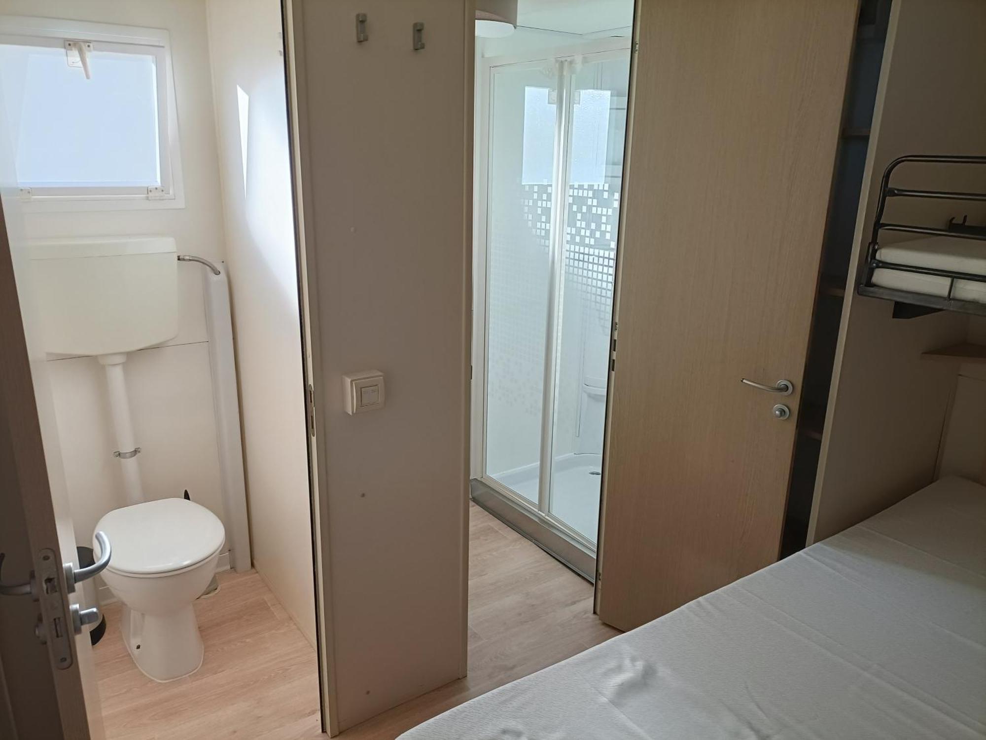 Chalet Camping River Italie Met 2 Slaapkamers Ameglia Bagian luar foto
