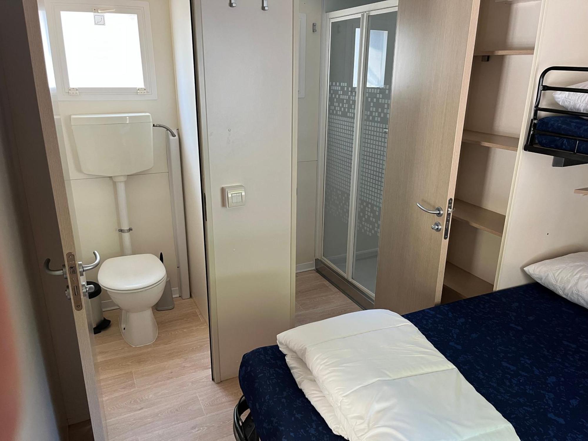 Chalet Camping River Italie Met 2 Slaapkamers Ameglia Bagian luar foto