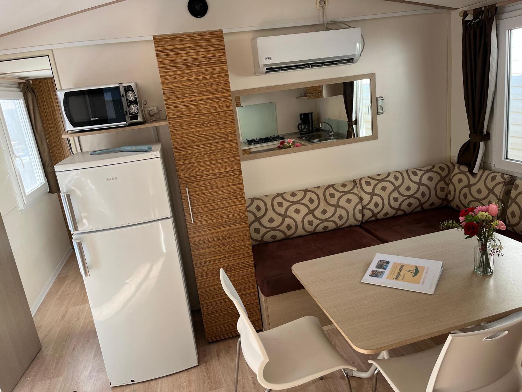 Chalet Camping River Italie Met 2 Slaapkamers Ameglia Bagian luar foto